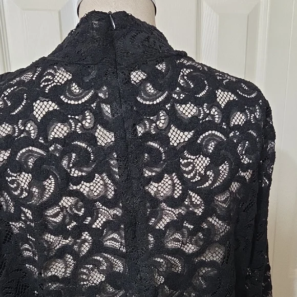 White House Black Market Black Floral Lace Long-Sleeve Top - Picture 4 of 5